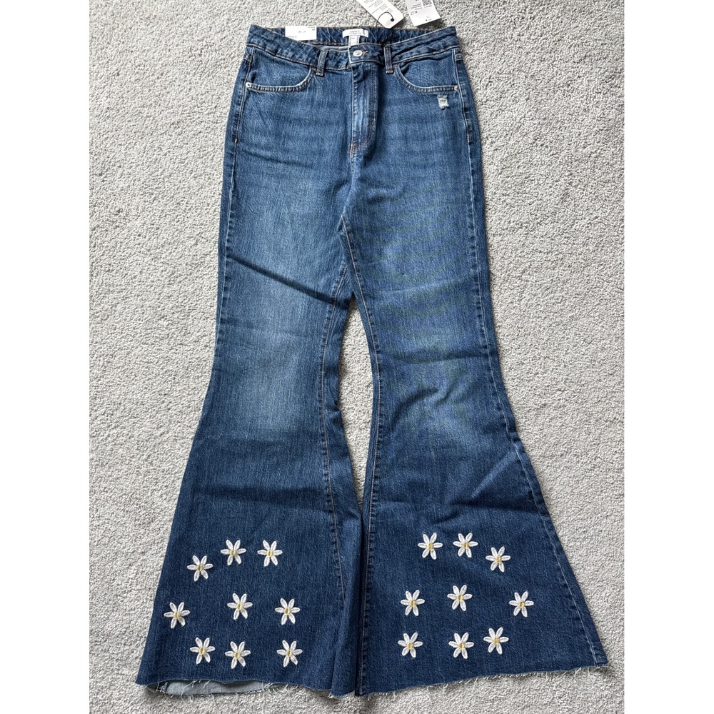 Forever 21 Women Medium Wash Daisy Embroidered High Rise Flare Jeans Size 29 NEW